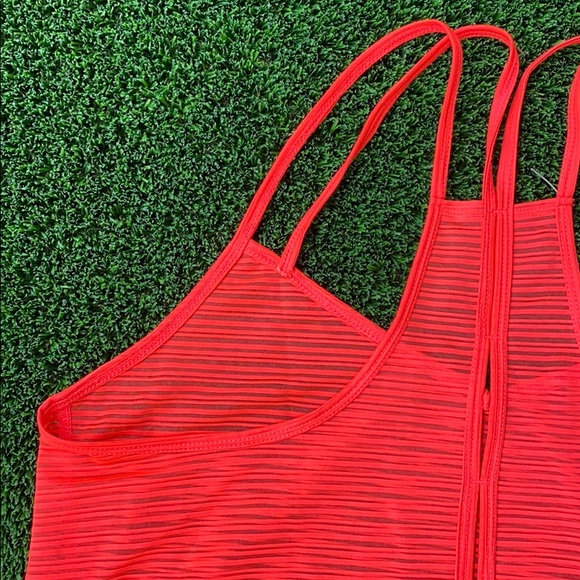 Strappy open slits in back v neck tank top - Picture 11 of 13